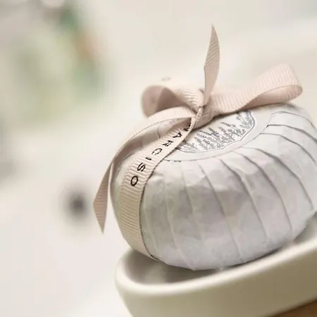 Sweet Little Nest In Heart Of Town Lejlighed *